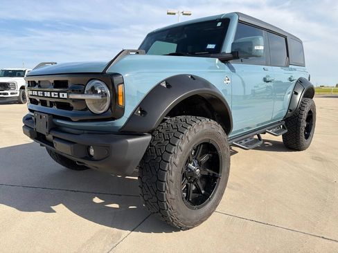 Used 2023 Ford Bronco Outer Banks AWD/4WD image 1