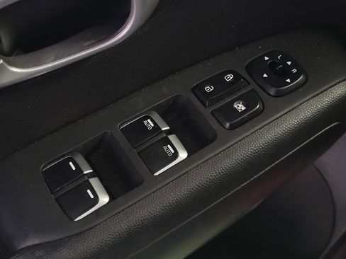 Used 2019 Kia Soul + image 27