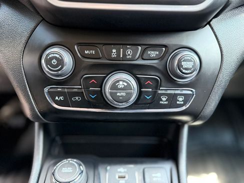Used 2023 Jeep Cherokee Altitude Lux w/ Lux Elite Package AWD/4WD image 25
