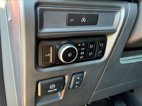 Used 2025 Ford F150 Platinum image 62