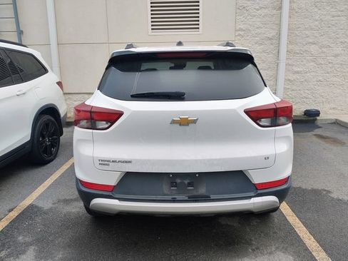 Used 2025 Chevrolet TrailBlazer LT AWD/4WD image 3