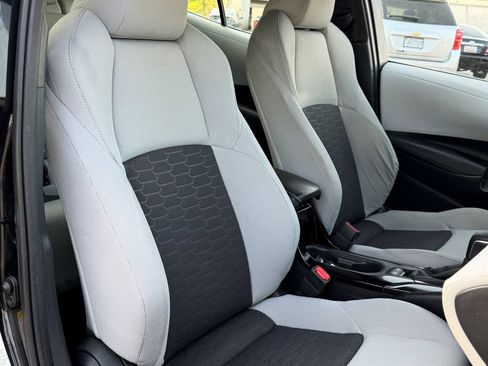 Used 2019 Toyota Corolla SE FWD image 6