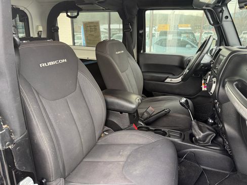 Used 2015 Jeep Wrangler Rubicon w/ Dual Top Group image 11