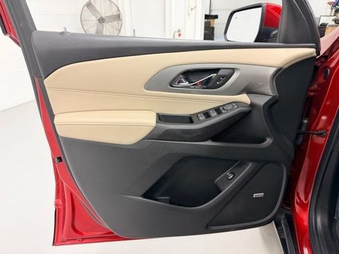 Certified 2023 Chevrolet Traverse LT w/ LT Premium Package FWD image 22