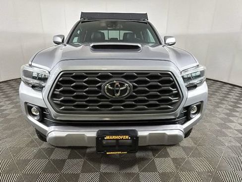 Used 2020 Toyota Tacoma TRD Sport w/ TRD Premium Sport Package AWD/4WD image 7
