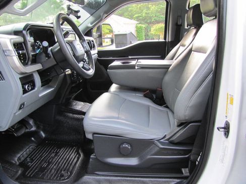 Used 2024 Ford F250 XL w/ XL Chrome Package AWD/4WD image 12
