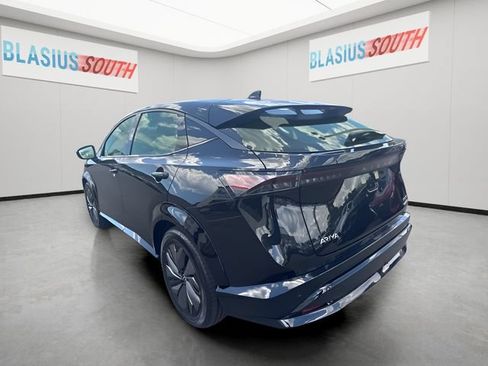Used 2023 Nissan Ariya AWD image 5