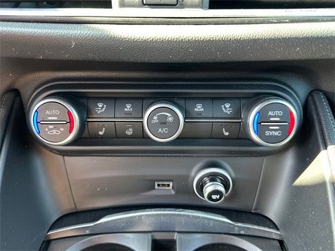 Used 2024 Alfa Romeo Stelvio Sprint image 22