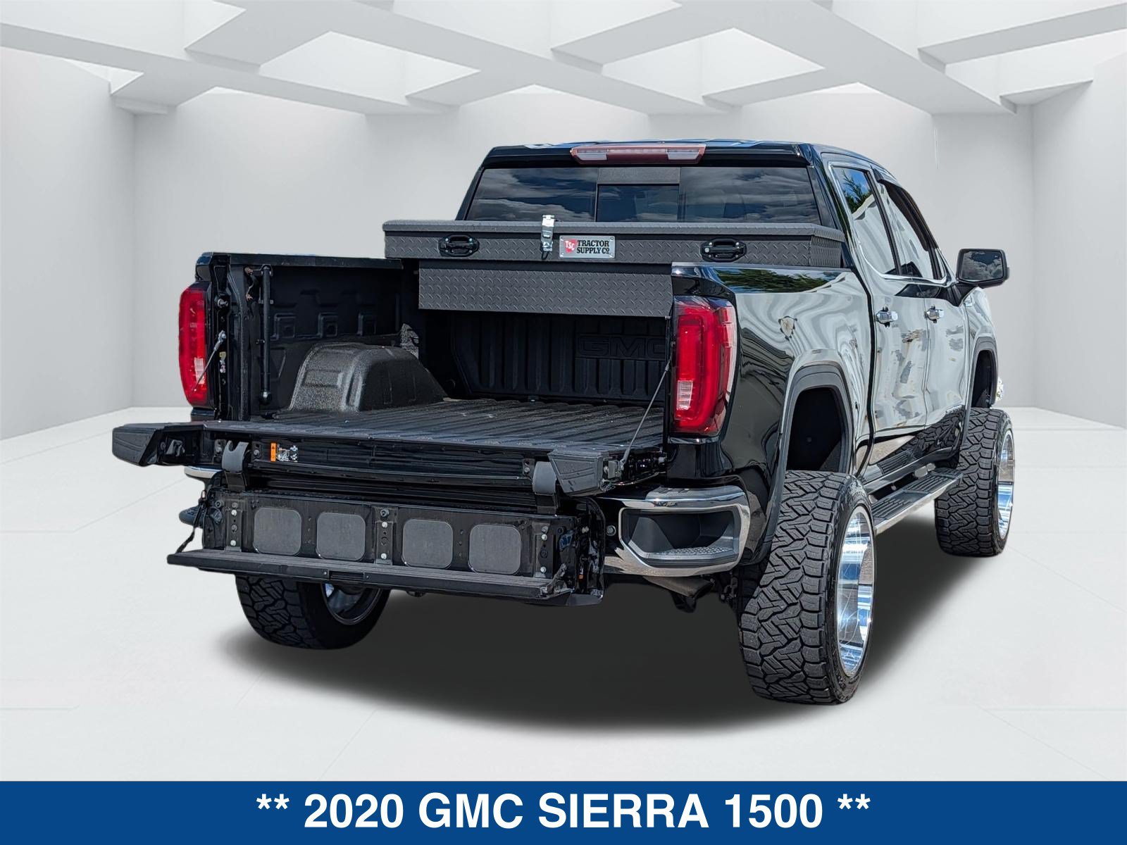 Used 2020 GMC Sierra 1500 SLT w/ SLT Premium Plus Package RWD image 14