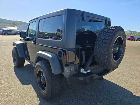 Used 2018 Jeep Wrangler Sport AWD/4WD image 2