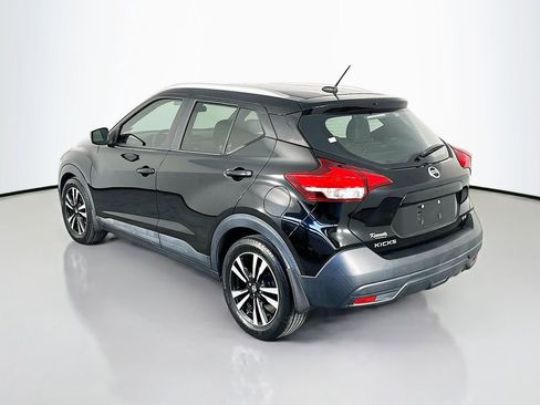 Used 2019 Nissan Kicks SV FWD image 5