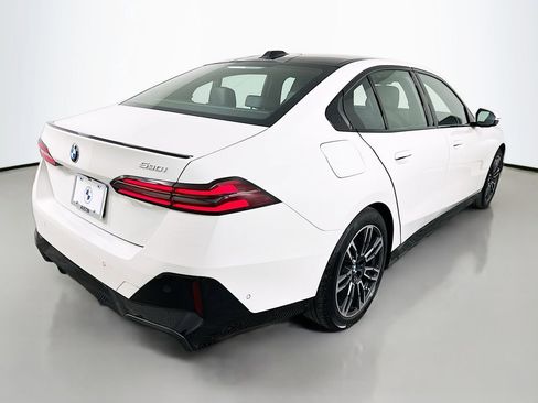Used 2025 BMW 530i w/ M Sport Package image 5