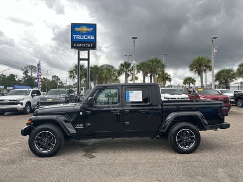 Used 2023 Jeep Gladiator Overland image 13