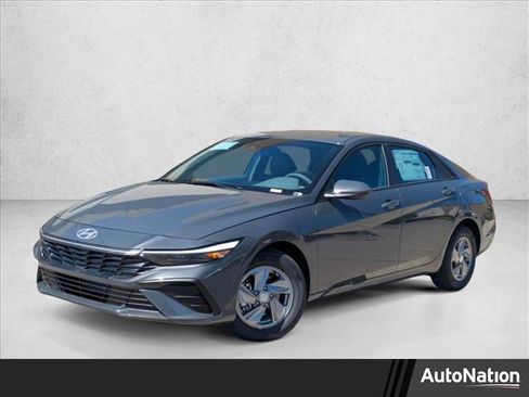New 2026 Hyundai Elantra SE FWD image 1