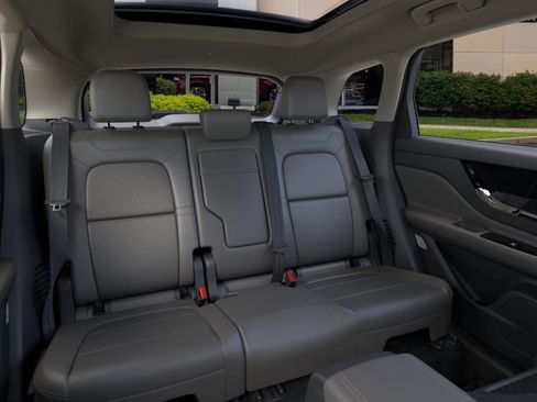 New 2026 Lincoln Corsair Premiere image 11