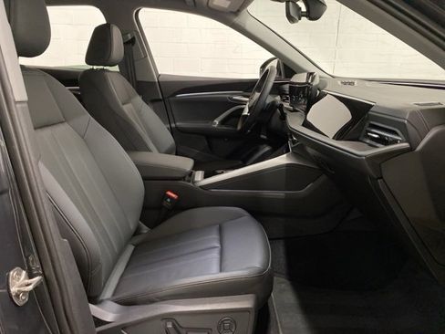 Used 2025 Audi Q5 Premium w/ Convenience Package image 80