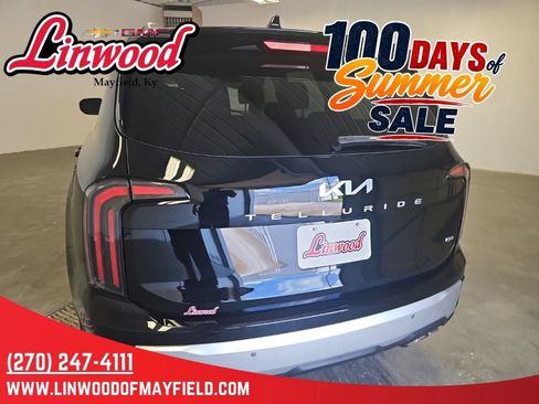 Used 2024 Kia Telluride EX w/ EX Captain's Chair Package AWD/4WD image 4