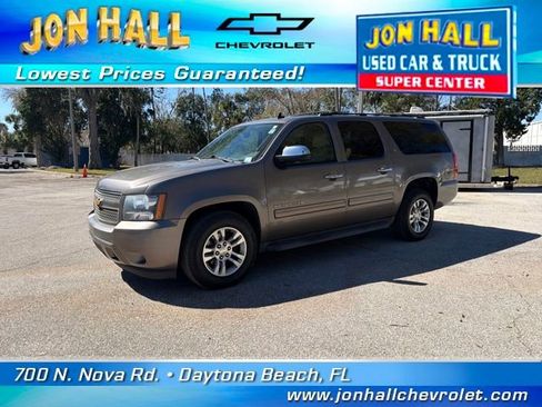 Used 2013 Chevrolet Suburban LT image 2
