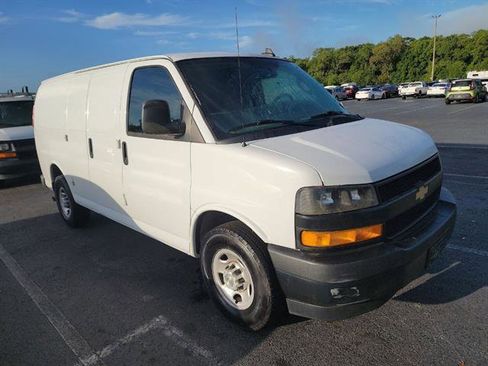 Used 2020 Chevrolet Express 2500 image 2