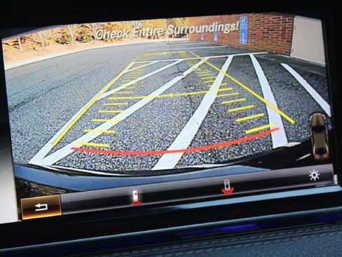 Used 2015 Mercedes-Benz S 550 4MATIC Sedan image 33