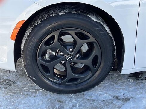 Used 2022 Chrysler Pacifica Touring-L w/ S Appearance Package image 30