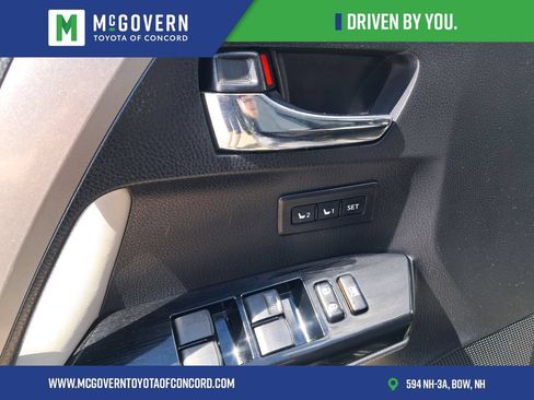 Used 2017 Toyota RAV4 Limited w/ Carpet Mat Package AWD/4WD image 12