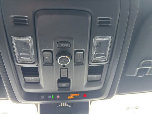 Used 2025 GMC Yukon Elevation w/ Elevation Premium Package image 37