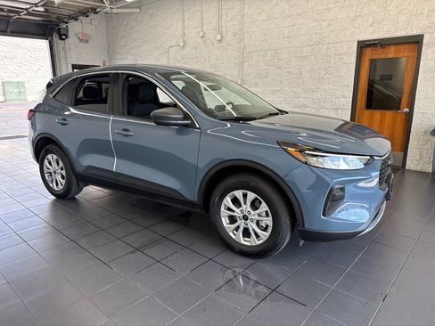 Used 2024 Ford Escape Active AWD/4WD image 1