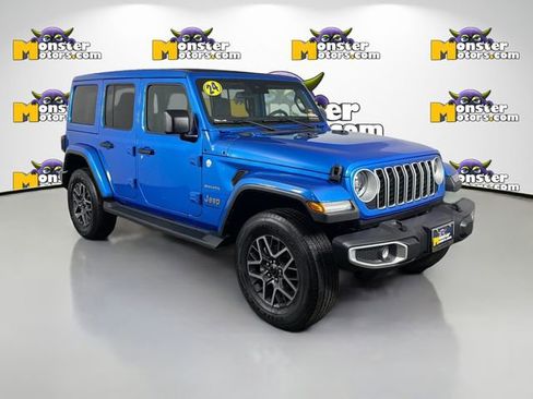 Used 2024 Jeep Wrangler Unlimited Sahara AWD/4WD image 3