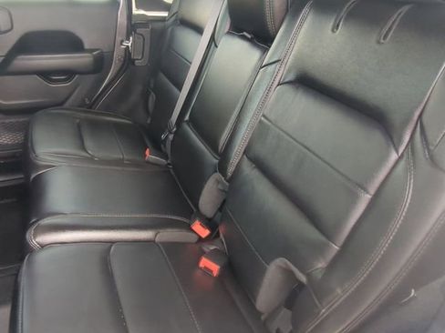 Used 2021 Jeep Wrangler Unlimited Sahara image 21