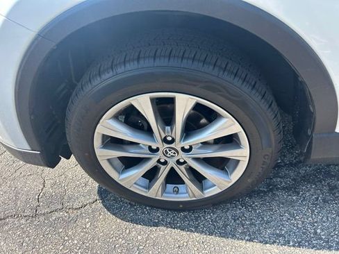 Used 2016 Toyota RAV4 Limited AWD/4WD image 8