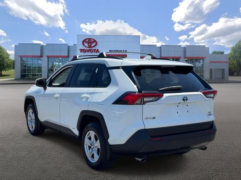 Certified 2021 Toyota RAV4 XLE w/ Convenience Package AWD/4WD image 4