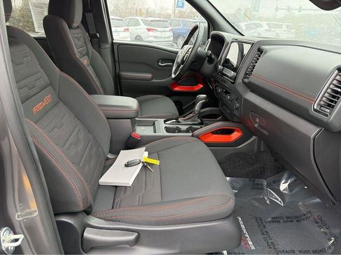 Used 2024 Nissan Frontier PRO-4X w/ Technology Package image 28