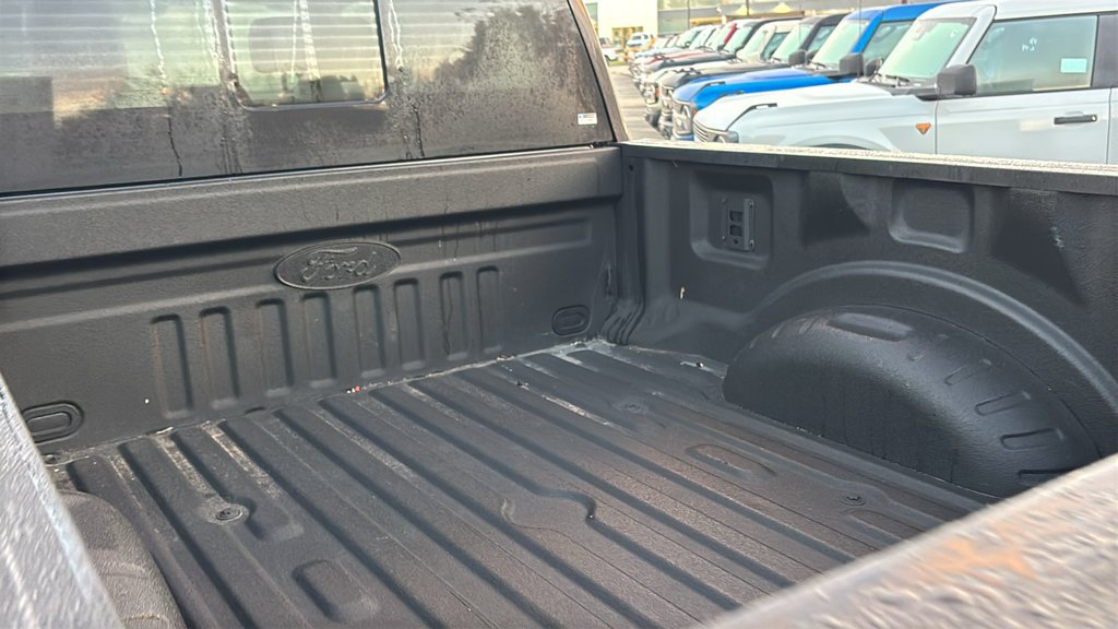 Used 2025 Ford F250 Lariat w/ Black Appearance Package AWD/4WD image 31