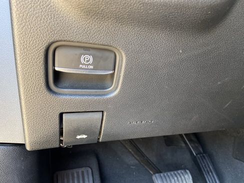 Used 2025 Jeep Grand Cherokee Altitude AWD/4WD image 47