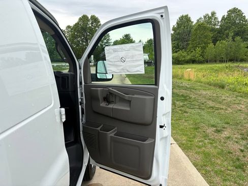 New 2026 Chevrolet Express 3500 w/ Driver Convenience Package RWD image 28