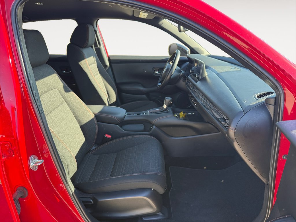 Used 2025 Honda HR-V Sport image 14