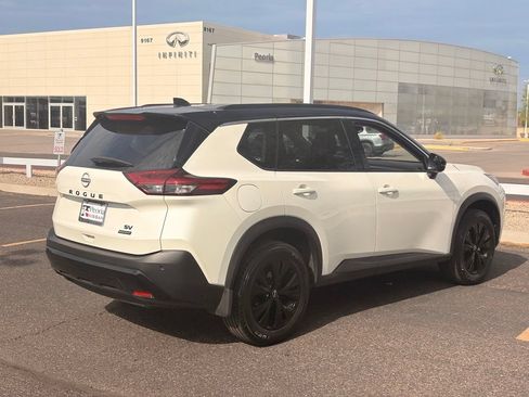 Certified 2023 Nissan Rogue SV w/ SV Premium Package FWD image 6