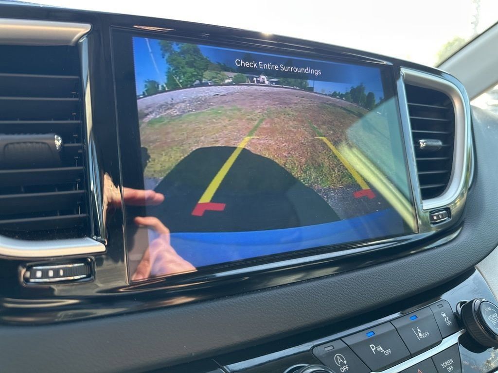 Used 2024 Chrysler Pacifica Touring-L FWD image 20