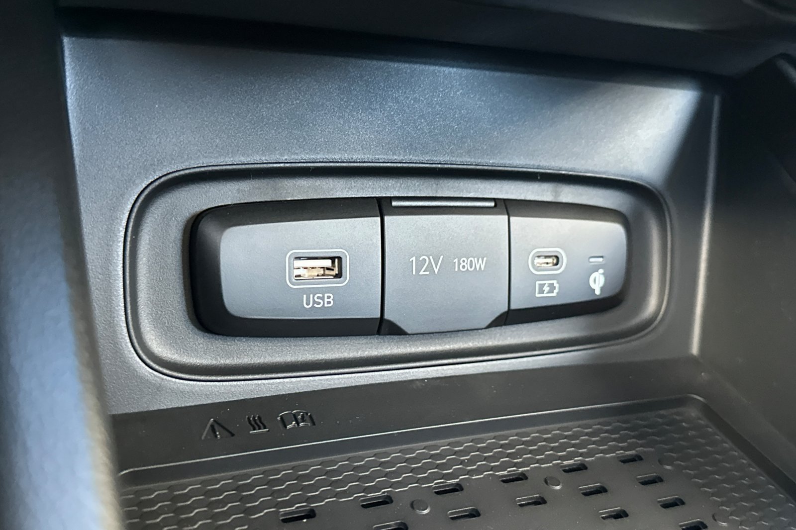 New 2026 Hyundai Venue SEL FWD image 27