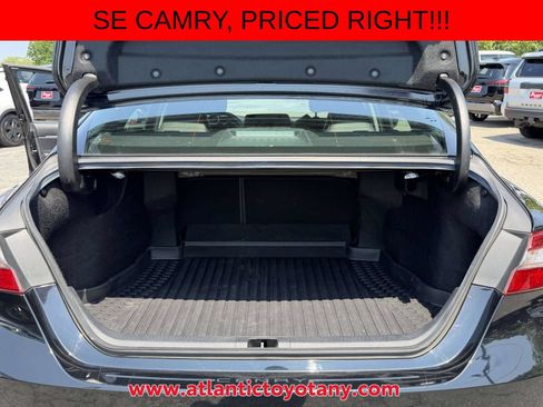 Used 2019 Toyota Camry SE w/ Convenience Package FWD image 15