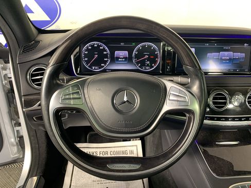 Used 2017 Mercedes-Benz S 550 Sedan image 21
