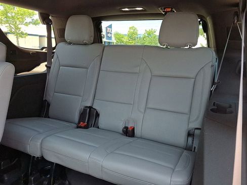 Certified 2022 Chevrolet Tahoe LT w/ Luxury Package AWD/4WD image 11