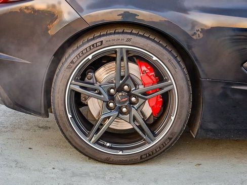 Used 2021 Chevrolet Corvette Stingray Premium Cpe w/ Z51 Performance Package RWD image 12