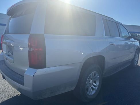 Used 2019 Chevrolet Suburban LT image 4