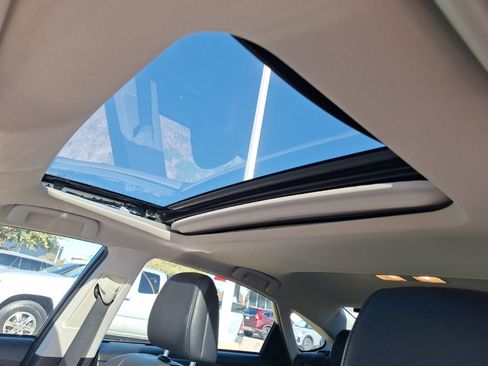 Used 2014 Toyota Avalon Limited image 32