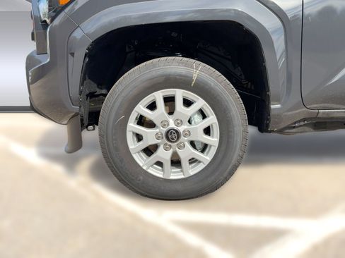 Used 2025 Toyota Tacoma SR5 AWD/4WD image 10