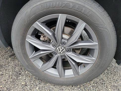 Certified 2023 Volkswagen Tiguan SE w/ Panoramic Sunroof Package FWD image 27