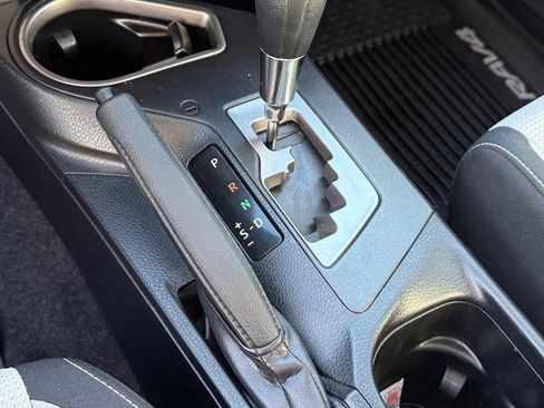 Used 2018 Toyota RAV4 XLE w/ Plus Extra Value Package image 28