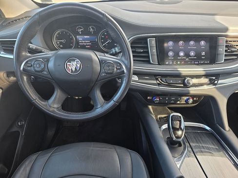 Used 2020 Buick Enclave Essence image 14
